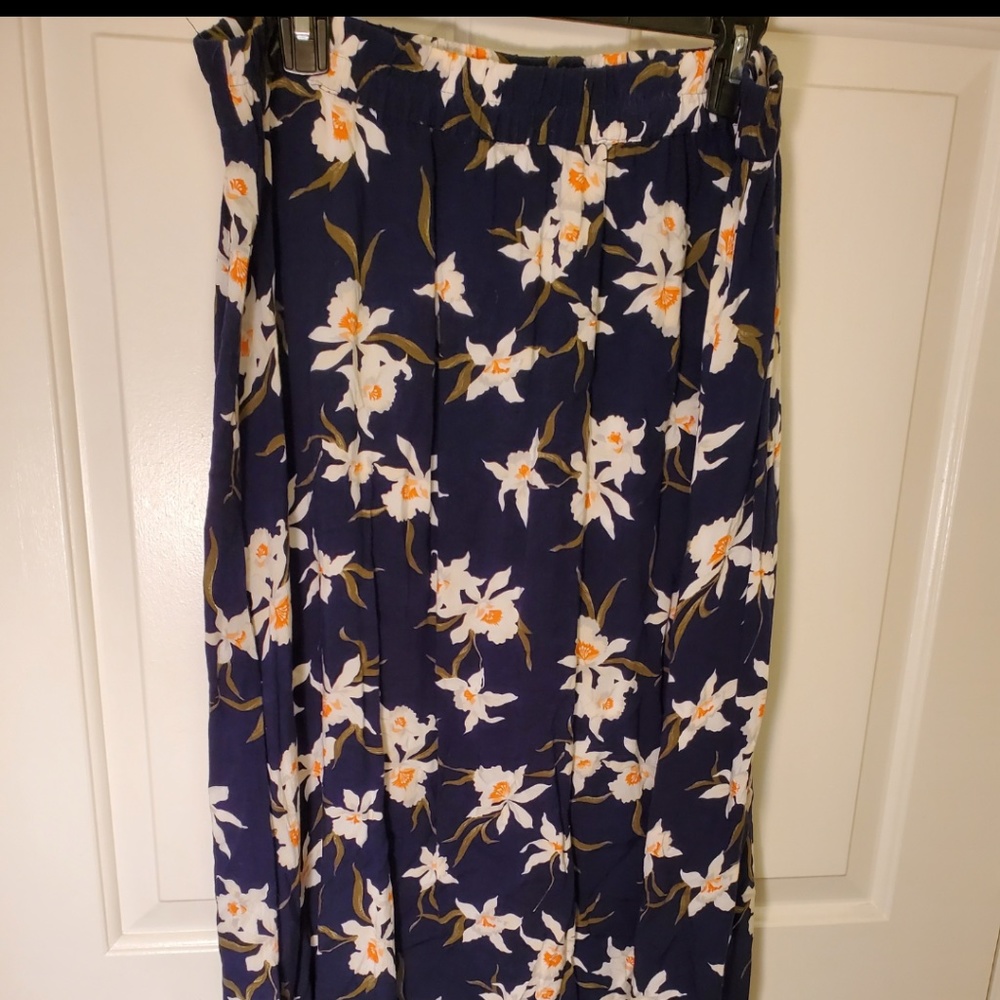 Navy & White Flower Flowy Maxi Skirt